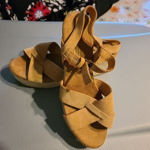 Tan Tom's platform sandals